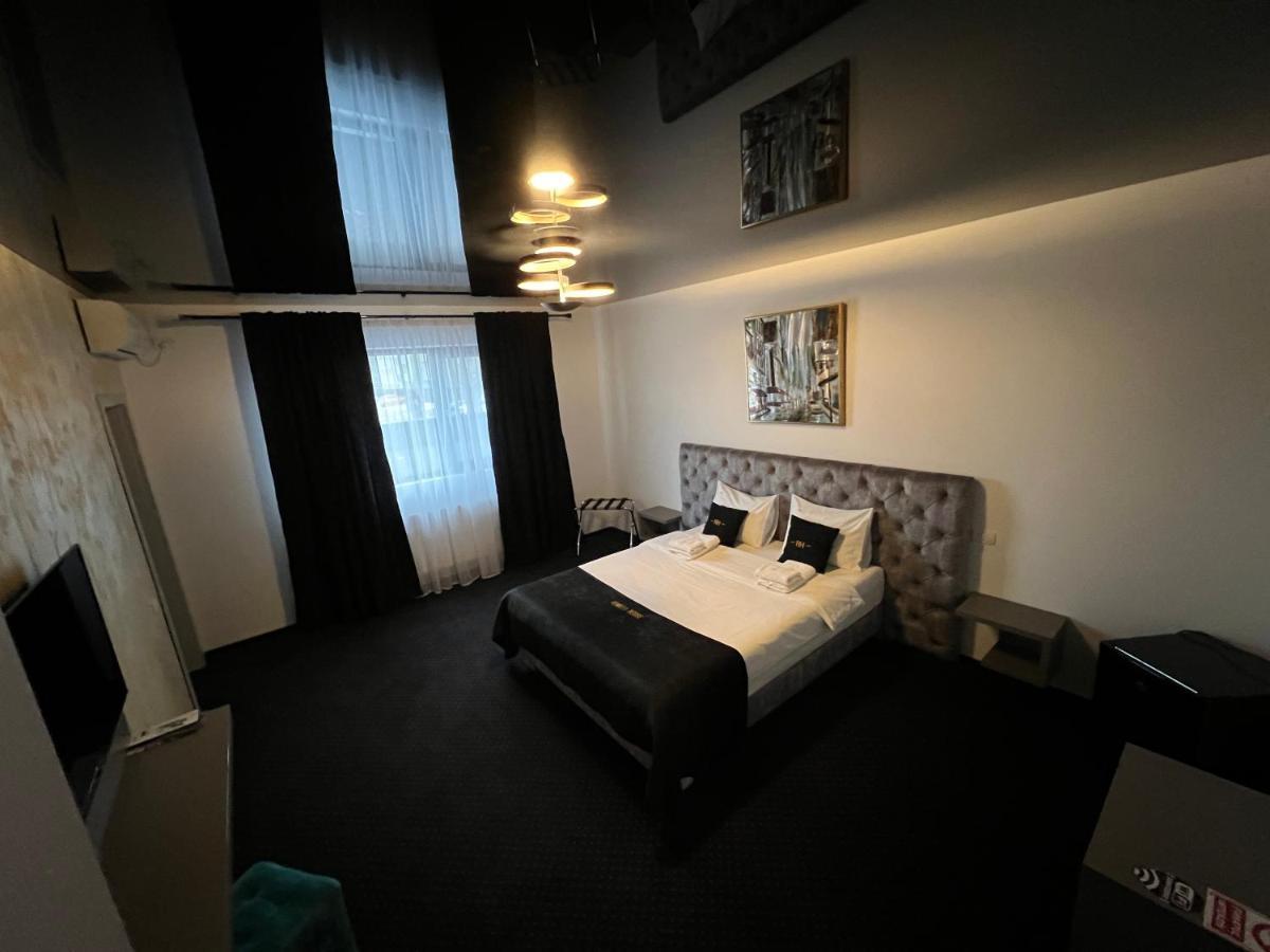 Hotel Renato House Târgu Jiu Exterior foto